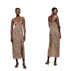 Zara  Flowers  Spring , Summer Print Midi Dress with a V-neckline. Size S.